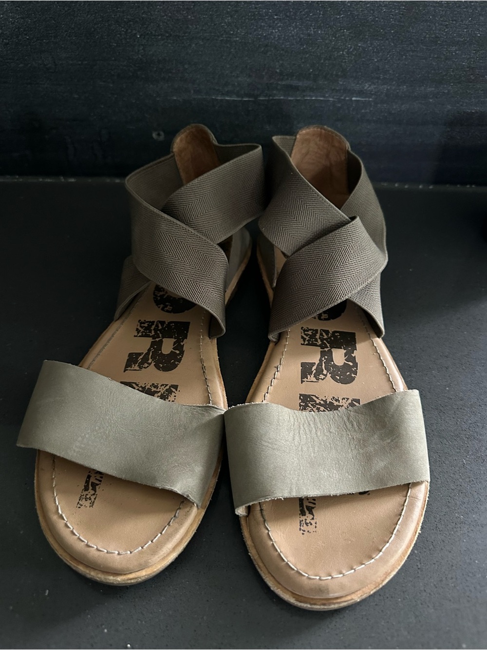 Sorel Ella Cross-Strap leather Sandals W 7.5